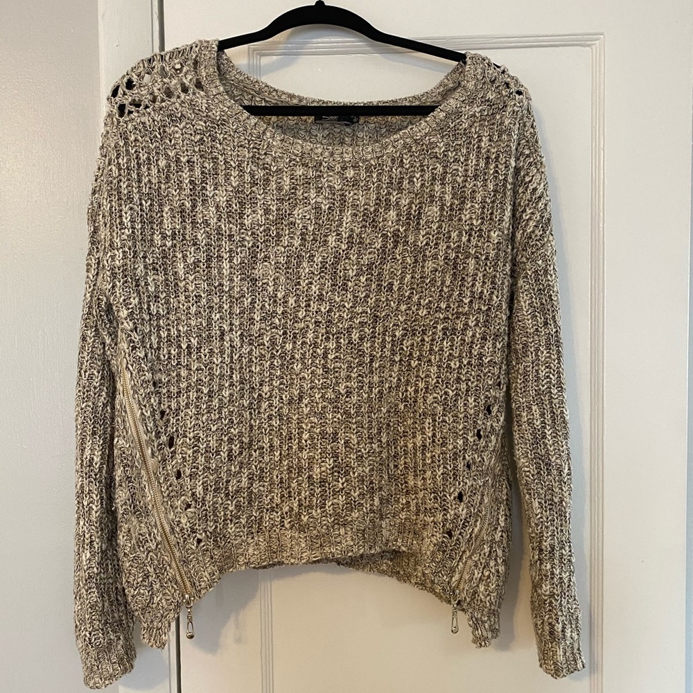 Sweater, white and grey marled